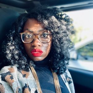 Meet your Posher, Crystal